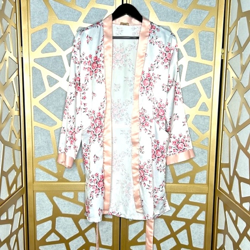 MORGAN LANE Allie Robe in‎ White Floral